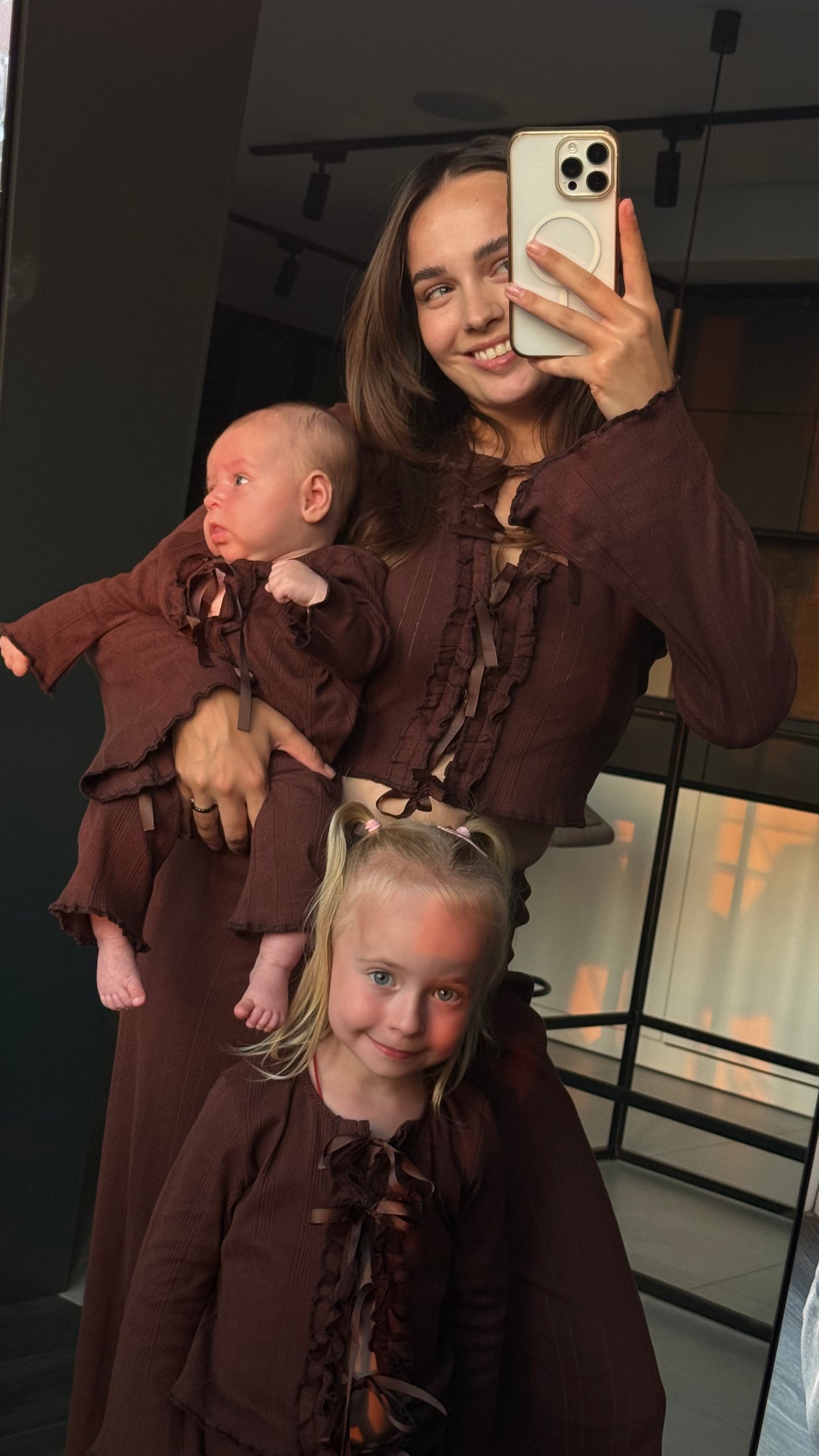 KIDS JULIA BROWN