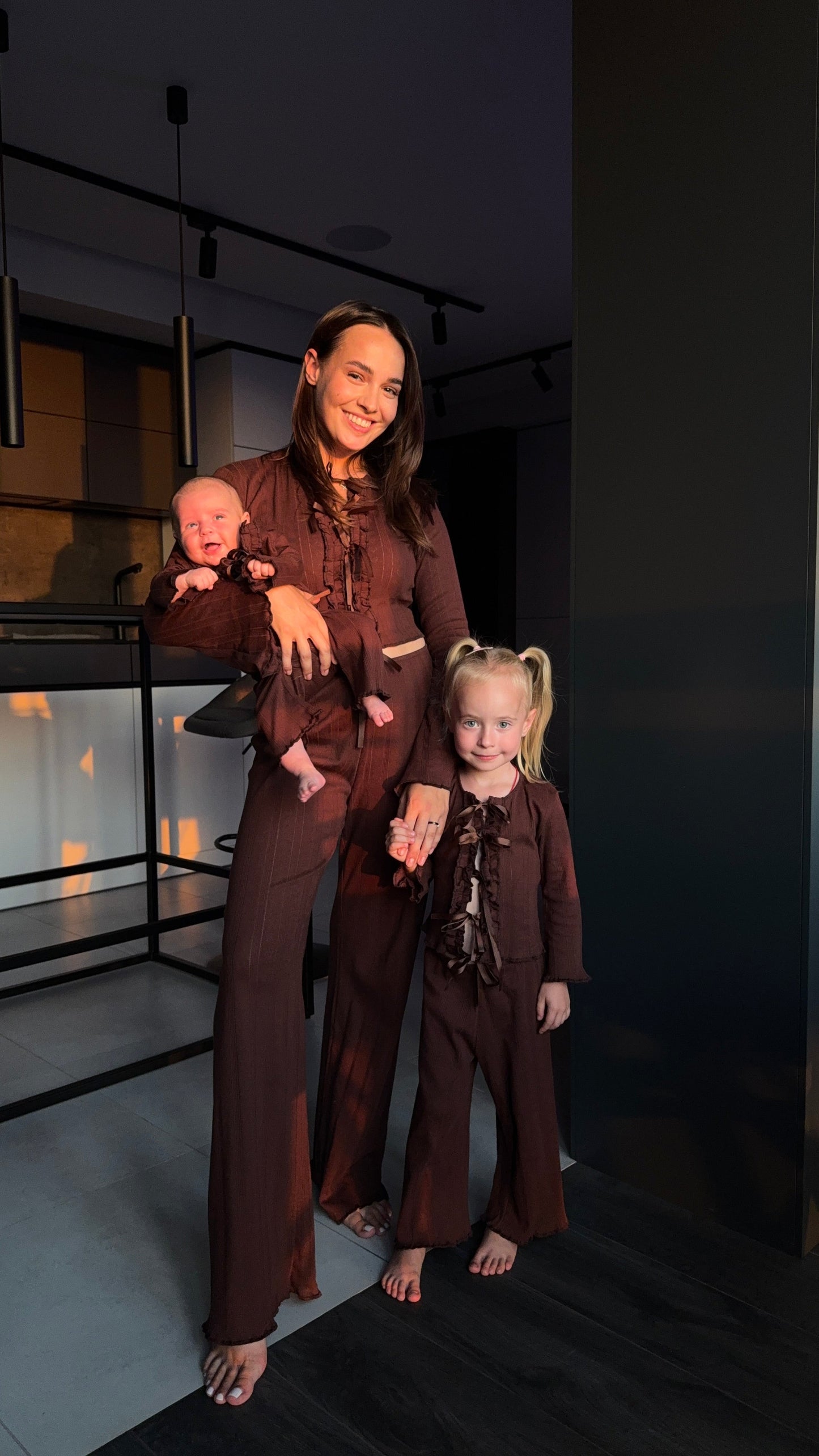 MOTHER JULIA BROWN - KIVVI_UKRAINIAN_BRAND